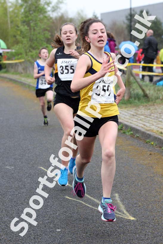 Boys and girls under-15s, Elswick Good Friday Road Races. Photo: David T. Hewitson/Sports for All Pics